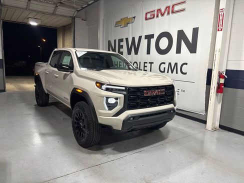 New 2026 GMC Canyon Elevation w/ Convenience Package image 2