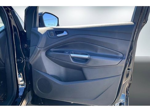 Used 2017 Ford Escape SE w/ Equipment Group 201A FWD image 27