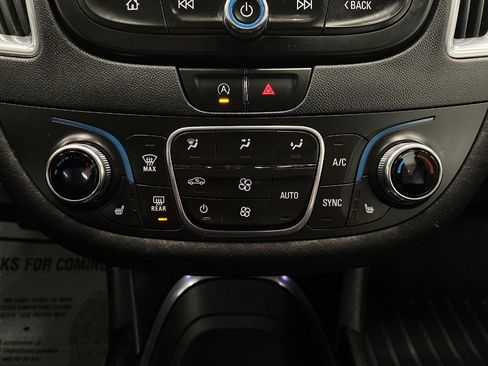 Used 2020 Chevrolet Malibu LT image 22