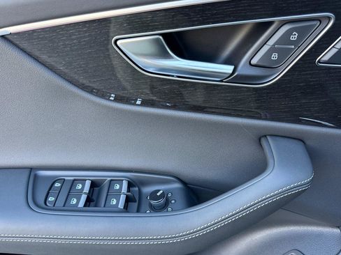 New 2026 Audi Q8 Prestige image 10