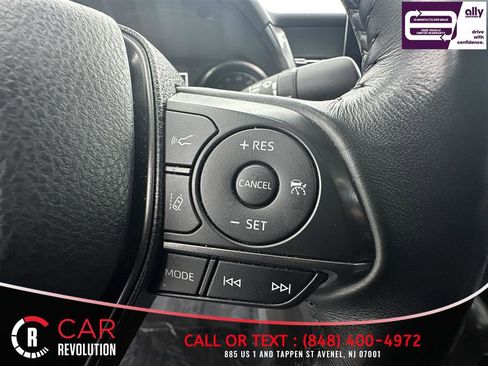Used 2022 Toyota Camry SE FWD image 19
