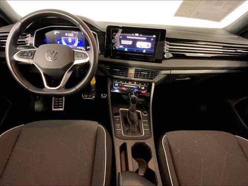 Used 2025 Volkswagen Jetta Sport FWD image 15
