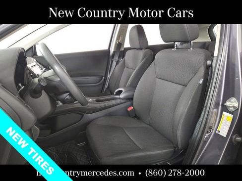 Used 2017 Honda HR-V LX image 10