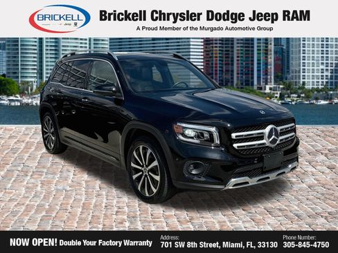 Used 2021 Mercedes-Benz GLB 250 w/ Premium Package image 8