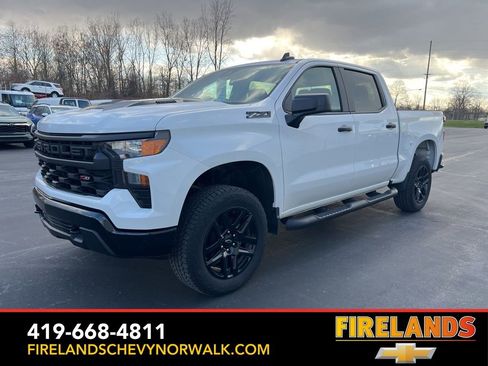 Used 2025 Chevrolet Silverado 1500 Custom Trail Boss w/ Turbomax Blackout Package image 5