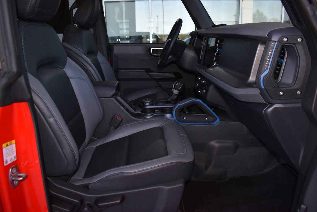 Used 2024 Ford Bronco Black Diamond AWD/4WD image 5