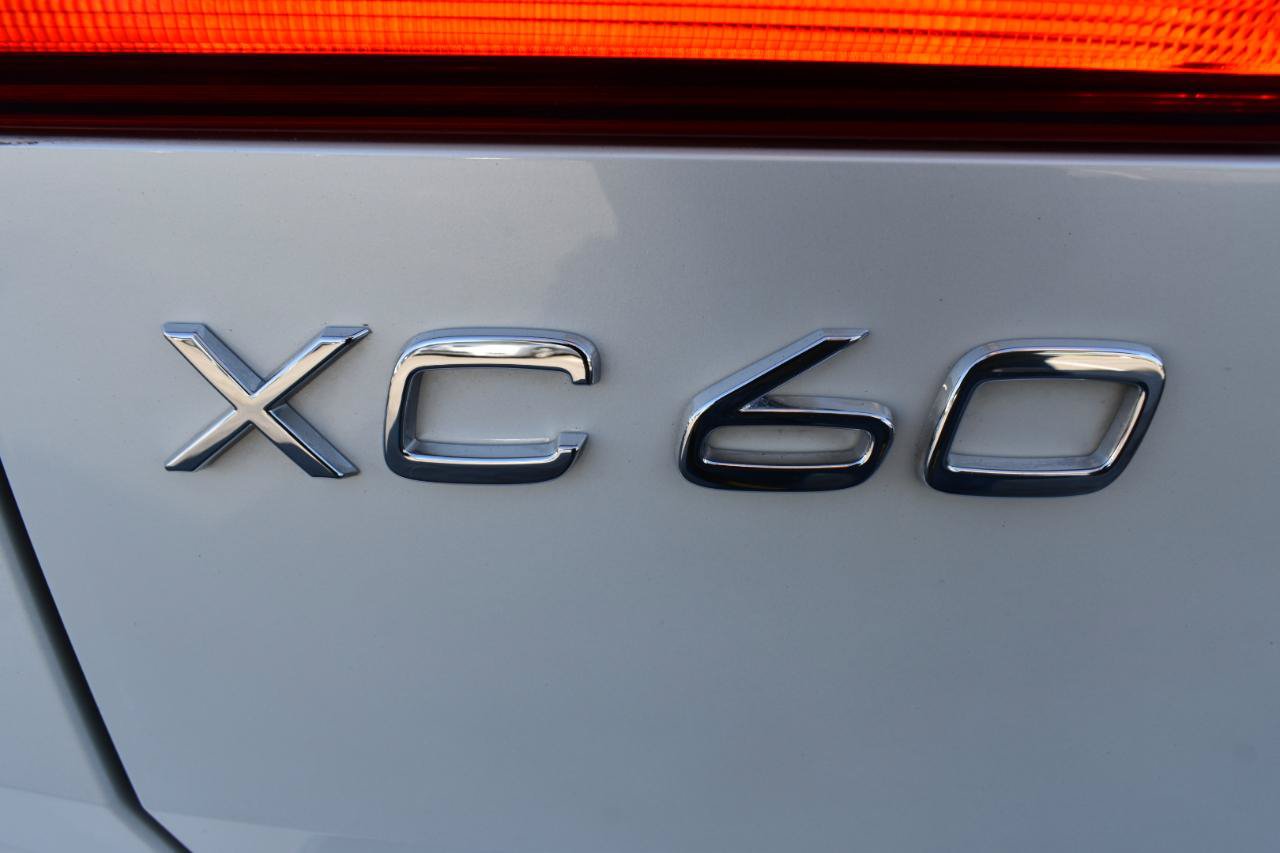 Used 2019 Volvo XC60 T8 Inscription w/ Advanced Package AWD/4WD image 47
