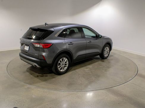 Used 2022 Ford Escape SE image 5