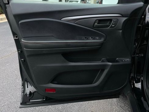 Certified 2022 Honda Passport TrailSport image 24