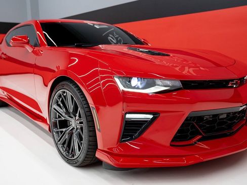 Used 2018 Chevrolet Camaro SS RWD image 63