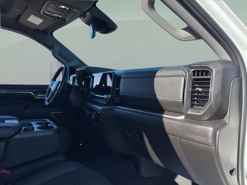 Used 2024 Chevrolet Silverado 2500 LT image 28