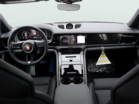 New 2026 Porsche Panamera image 19