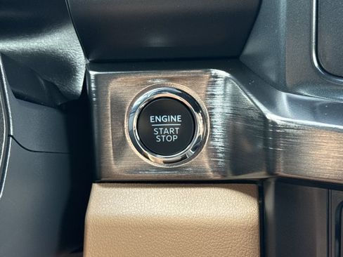 Used 2024 Ford F250 Lariat w/ Chrome Package AWD/4WD image 28