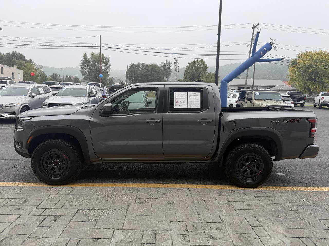 Used 2026 Nissan Frontier PRO-4X AWD/4WD image 5