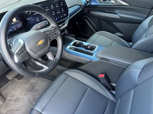 Used 2026 Chevrolet Equinox EV LT FWD image 11