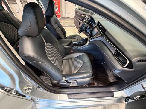 Used 2020 Toyota Camry SE FWD image 36