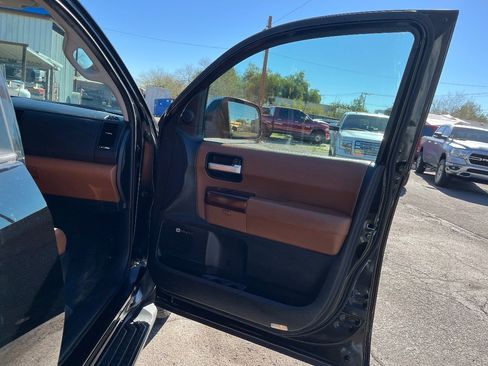 Used 2012 Toyota Sequoia Platinum image 42