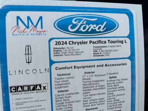 Used 2024 Chrysler Pacifica Touring-L FWD image 33