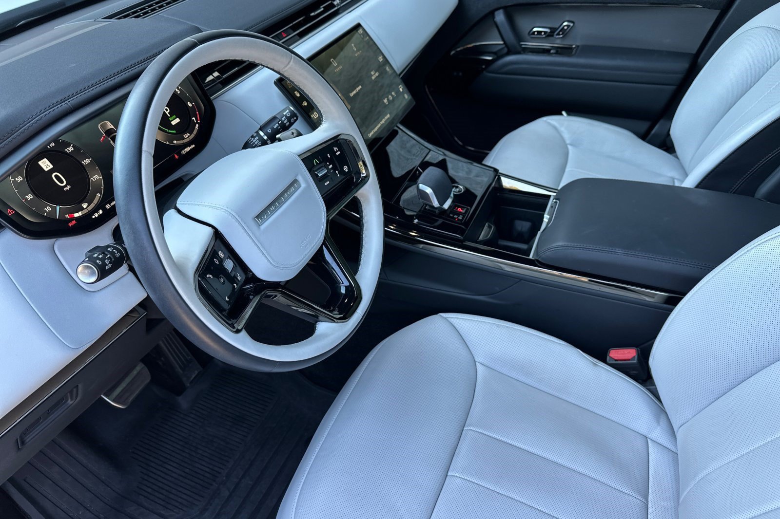 Used 2025 Land Rover Range Rover Sport Dynamic SE AWD/4WD image 4