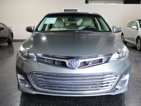Used 2013 Toyota Avalon XLE Premium FWD image 8