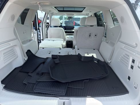 Certified 2025 Buick Enclave Avenir w/ Super Cruise Package FWD image 36