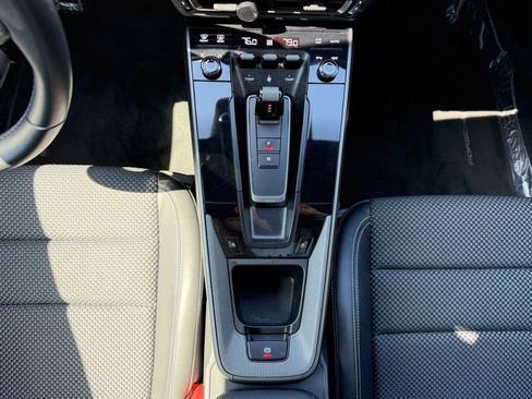 Used 2022 Porsche 911 Carrera image 21