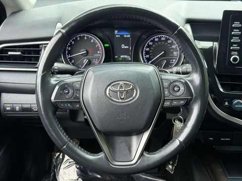 Used 2022 Toyota Camry SE w/ Cold Weather Package FWD image 23