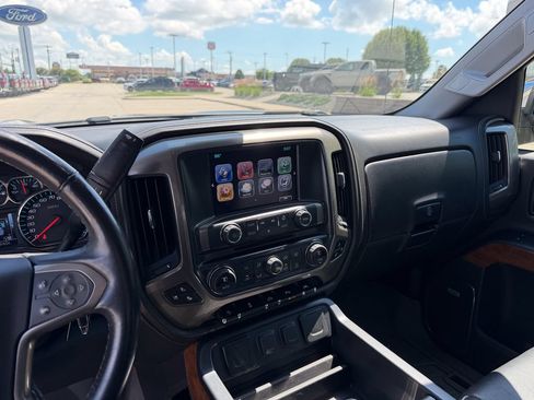 Used 2017 Chevrolet Silverado 1500 High Country AWD/4WD image 22