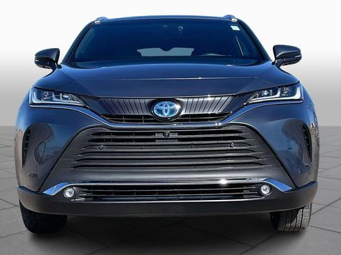 Used 2023 Toyota Venza Limited image 3