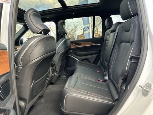 Used 2023 Jeep Grand Cherokee Summit image 27