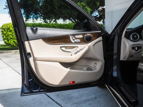 Used 2017 Mercedes-Benz C 300 Sedan image 13
