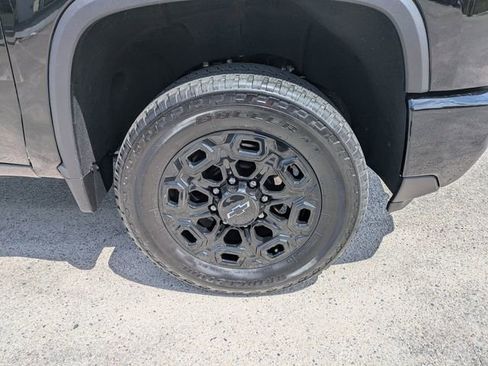 Used 2024 Chevrolet Silverado 2500 LTZ w/ LTZ Plus Package image 10