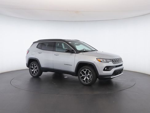 New 2026 Jeep Compass Limited image 30
