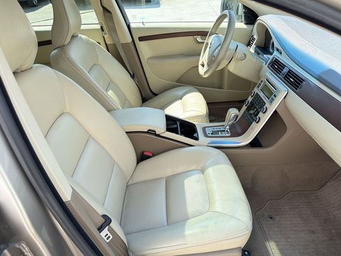 Used 2011 Volvo XC70 3.2 image 27