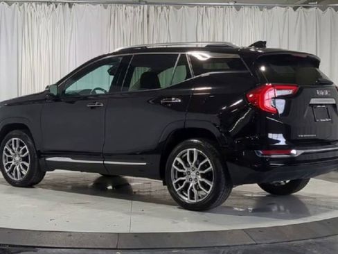 Used 2024 GMC Terrain Denali w/ Denali Premium Package AWD/4WD image 6