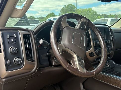 Used 2018 GMC Sierra 2500 Denali w/ Duramax Plus Package AWD/4WD image 4