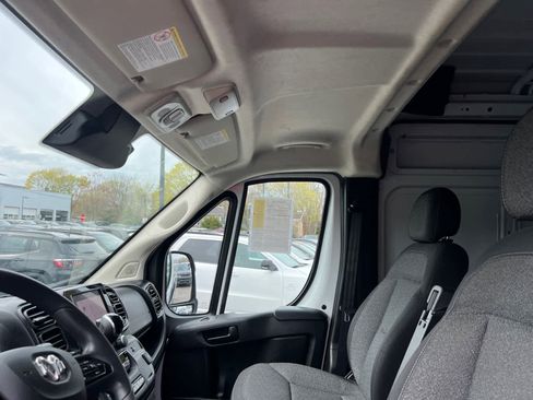 Used 2025 RAM ProMaster 2500 w/ Convenience Group FWD image 12