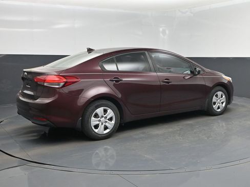 Used 2018 Kia Forte LX image 3