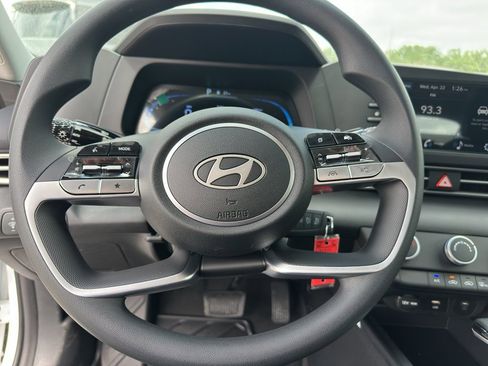 New 2026 Hyundai Elantra SE image 13