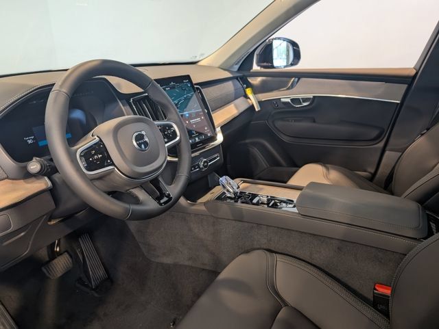 Used 2026 Volvo XC90 B6 Plus w/ Protection Package Premier AWD/4WD image 12