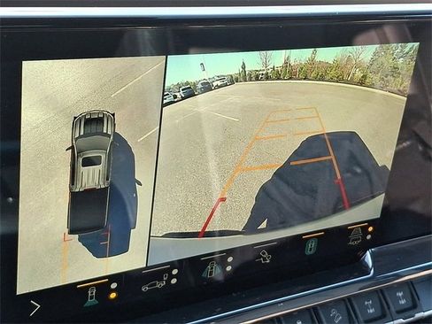 Used 2022 Chevrolet Silverado 1500 ZR2 w/ Technology Package image 18