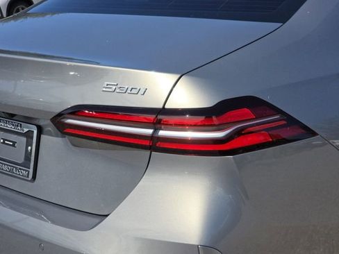 New 2025 BMW 530i w/ Premium Package image 10