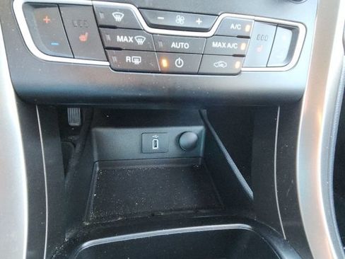 Used 2017 Ford Fusion SE w/ Equipment Group 201A AWD/4WD image 26