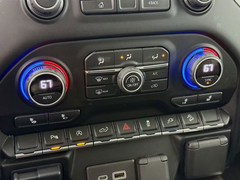 Used 2021 Chevrolet Silverado 1500 RST image 15