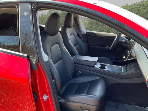 Used 2021 Tesla Model Y Long Range image 28