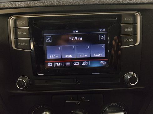 Used 2017 Volkswagen Jetta S image 25