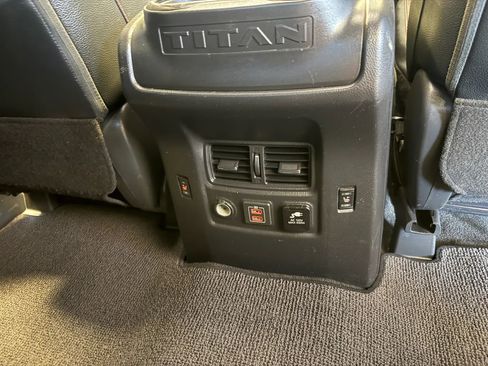 Used 2020 Nissan Titan PRO-4X w/ Pro-4x Convenience Package AWD/4WD image 32