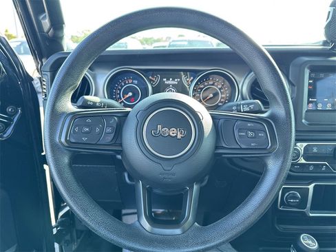 Used 2023 Jeep Gladiator Sport image 20