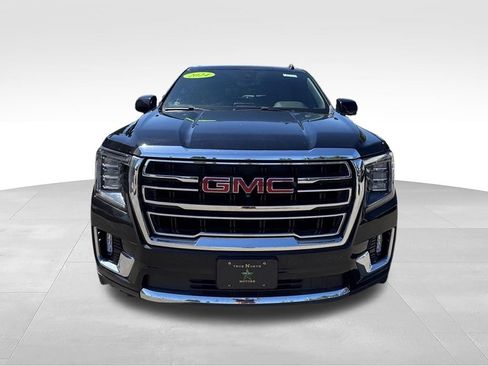 Used 2024 GMC Yukon XL SLT w/ SLT Luxury Package AWD/4WD image 3
