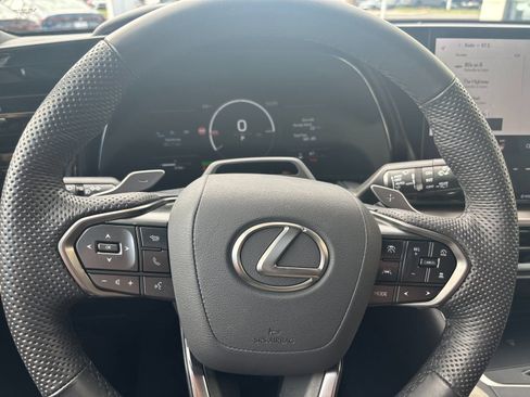 Used 2026 Lexus TX 500h AWD w/ Technology Package image 26